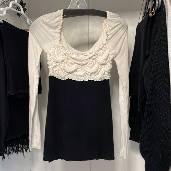 Bailey top in cream and black. - Picture 2 of 2